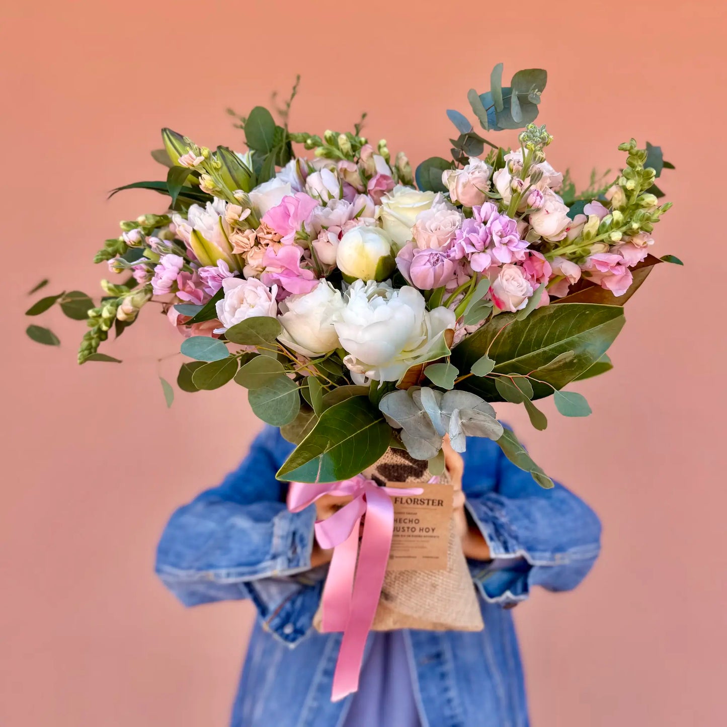Ramo de flores tonos claros de Florster en Barcelona