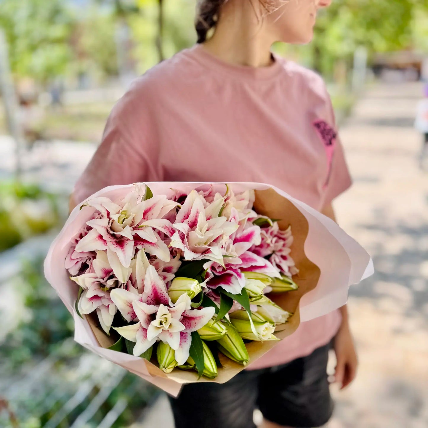Ramo de lirios con entrega de Florster Barcelona