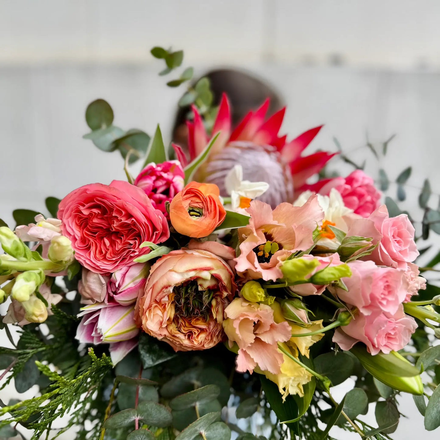 Ramo de flores variado de Florster de cerca